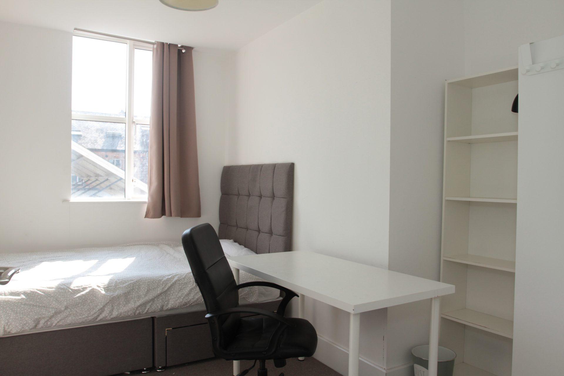 Flat Wheatsheaf Way in Leicester