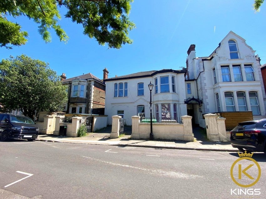 Flat Nelson Road in Portsmouth