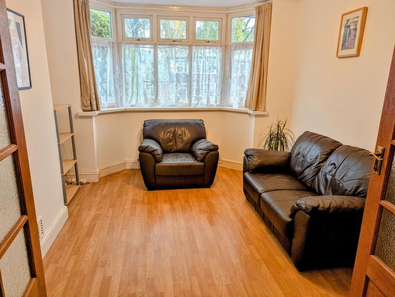 Room Cherry Orchard Road in Birmingham