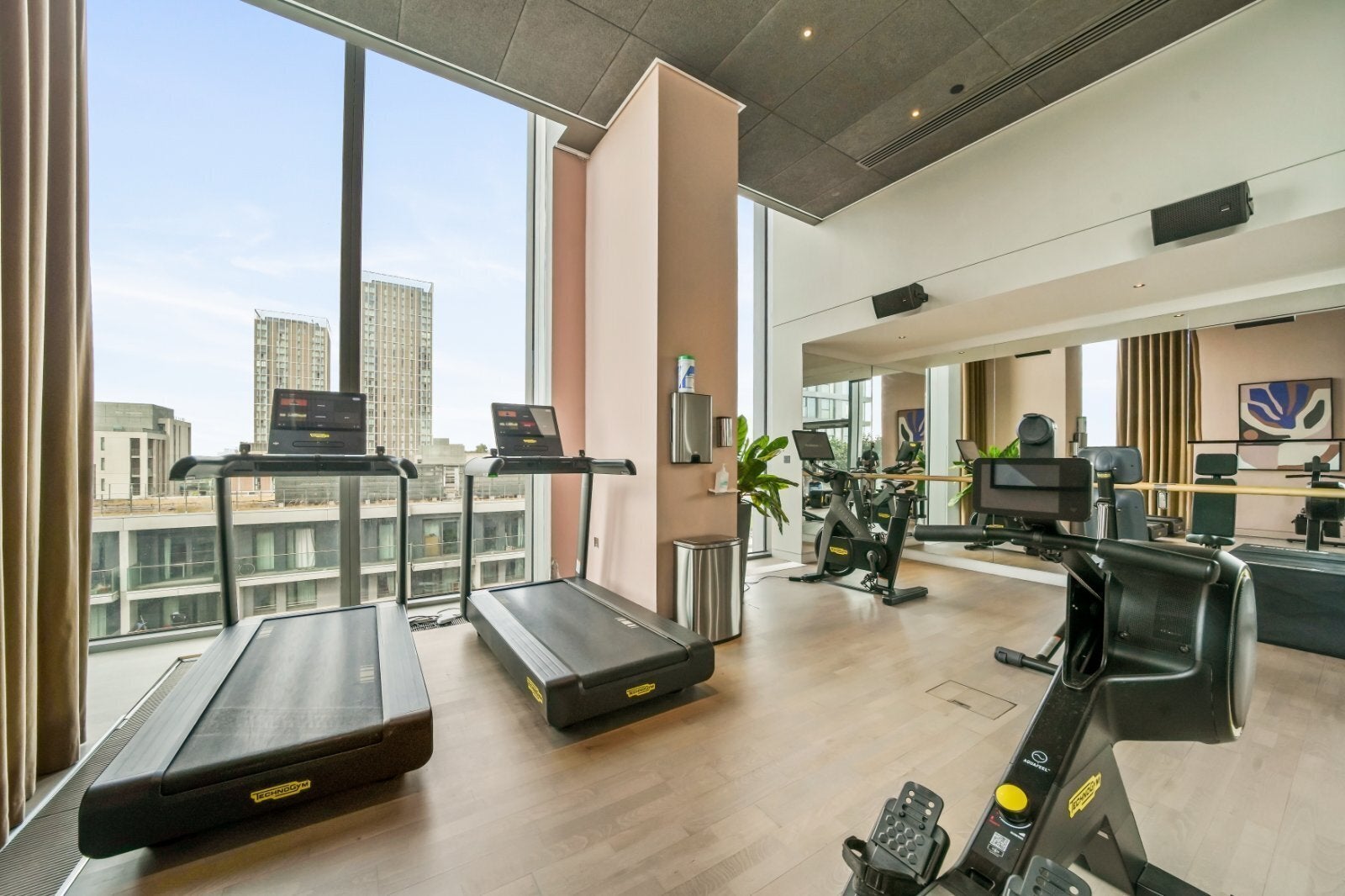 Flat Anthems Way in Greater London