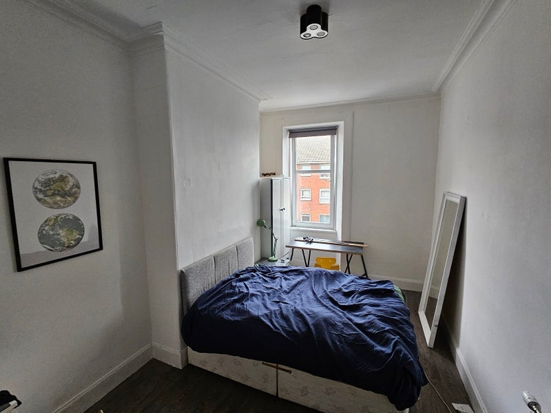 Room Hamilton Road in Rutherglen