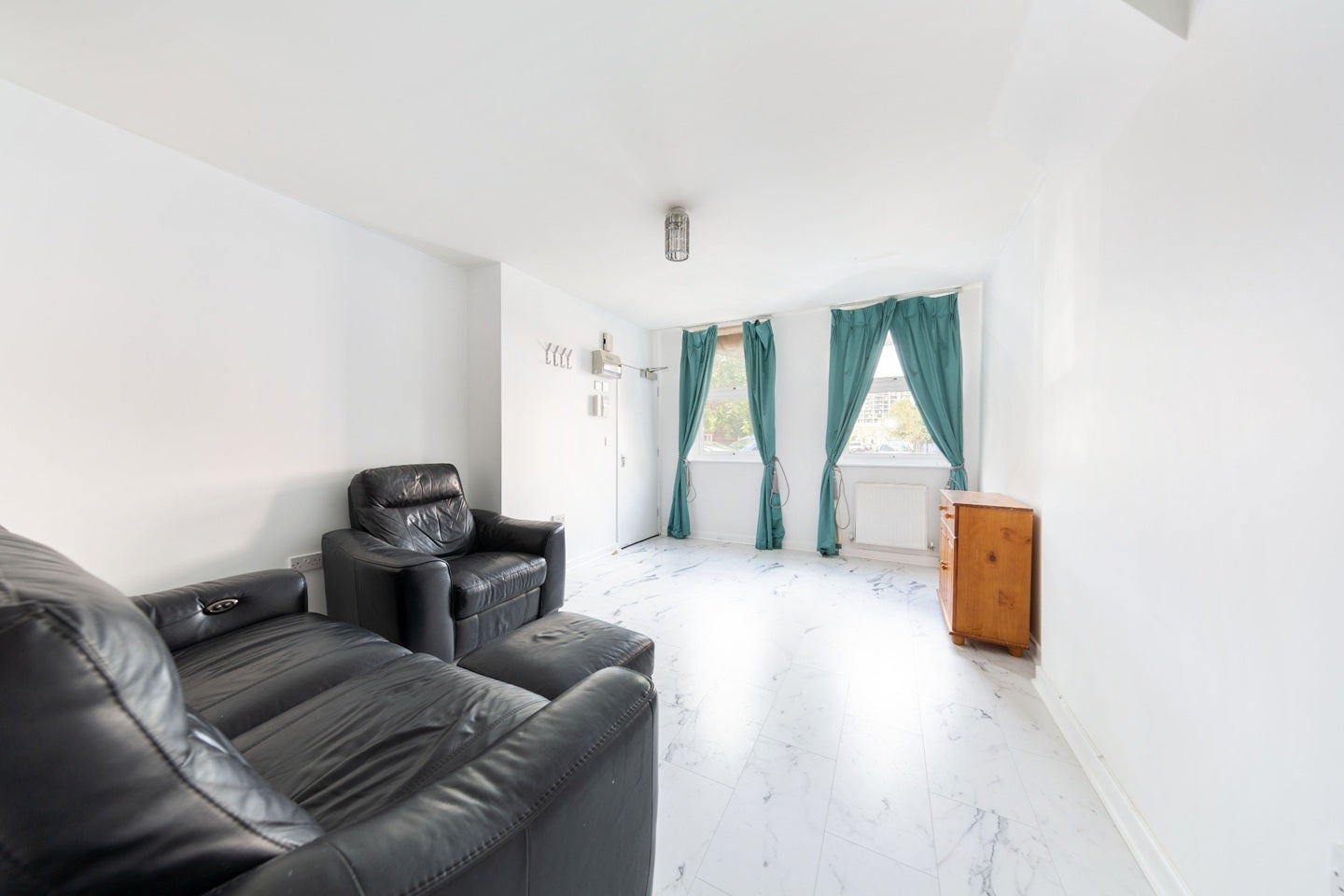 Flat Portree Street in Greater London