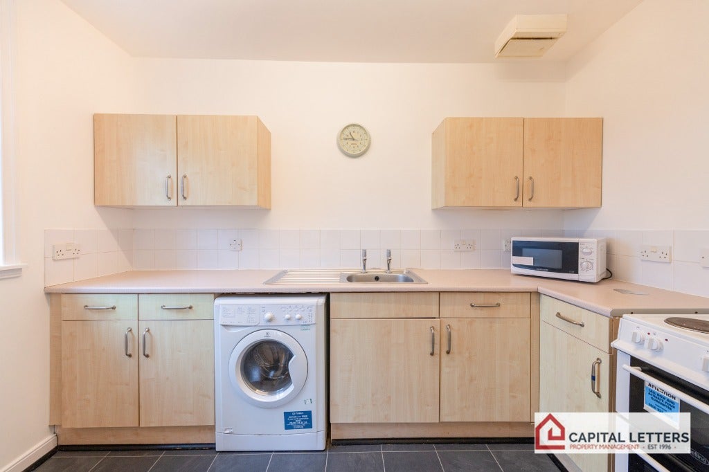 Flat Eveswell Court in Beechwood