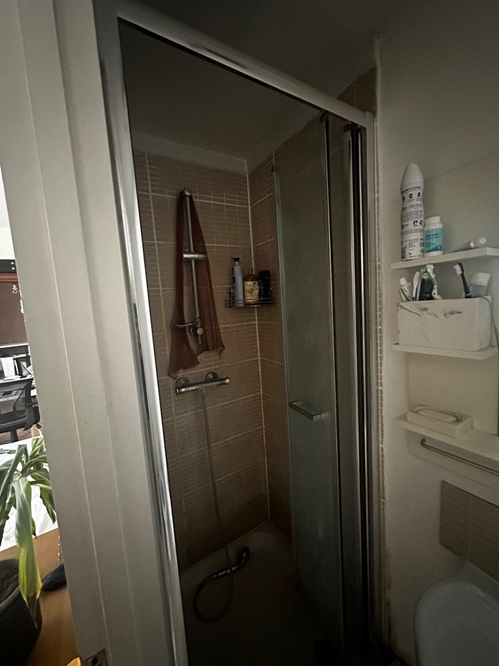 Flat Dunsmure Road in Greater London
