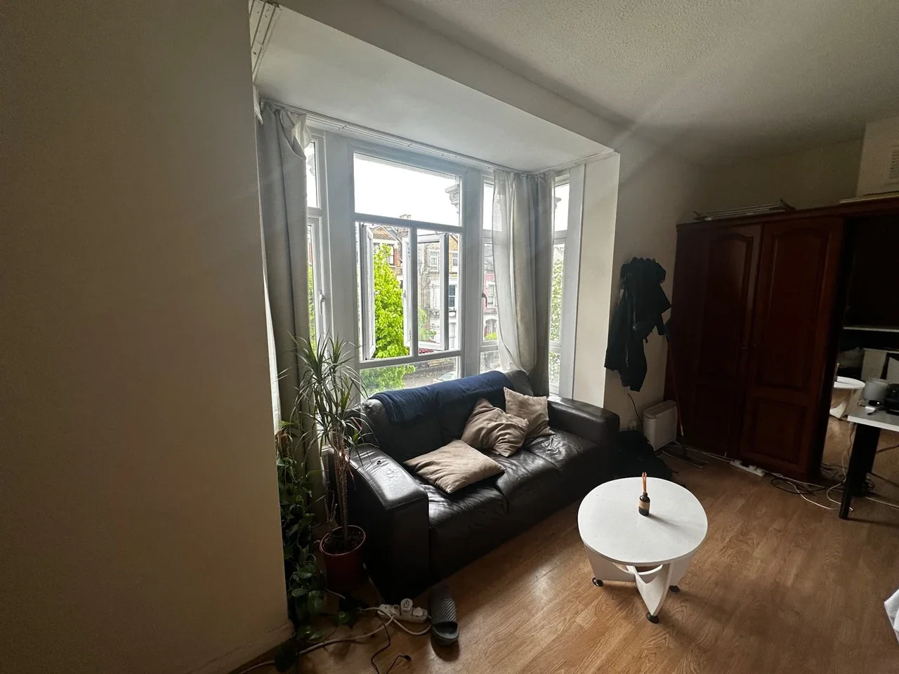 Flat Dunsmure Road in Greater London