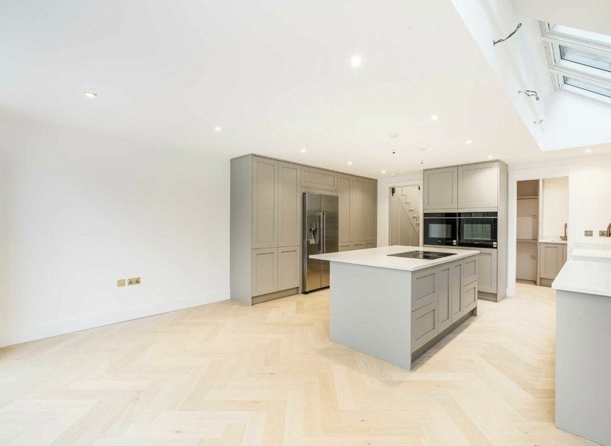 House Mandalay Road in Greater London