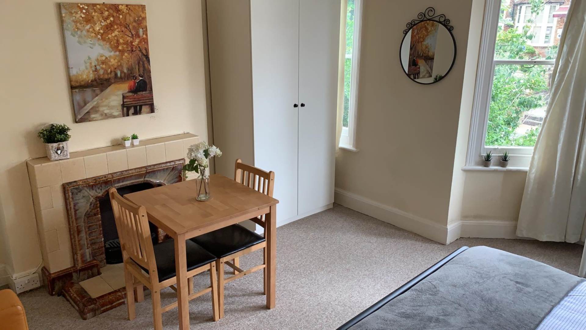 Room Farnham Road in Guildford