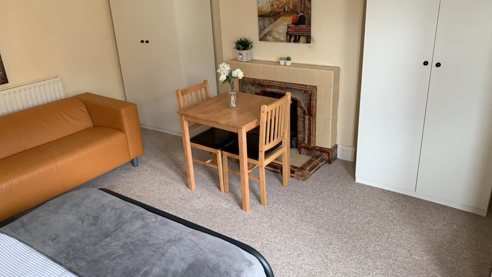 Room Farnham Road in Guildford