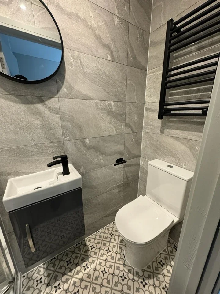 Flat Wedmore Road in Greater London