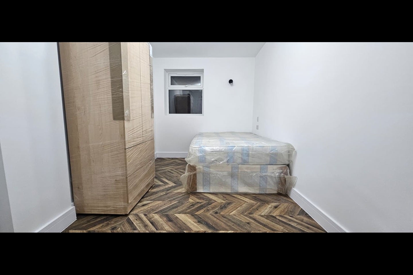 Room Fairholme Crescent in Greater London