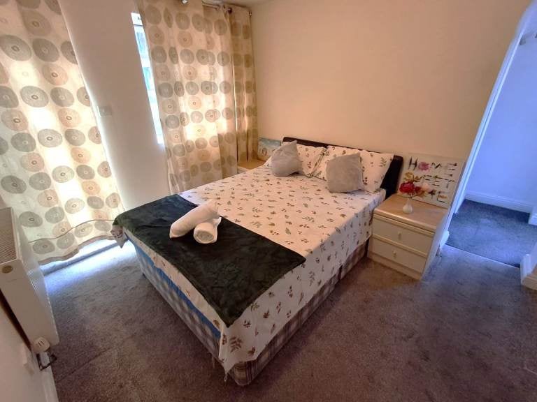 Flat Cumnor Road in Bournemouth