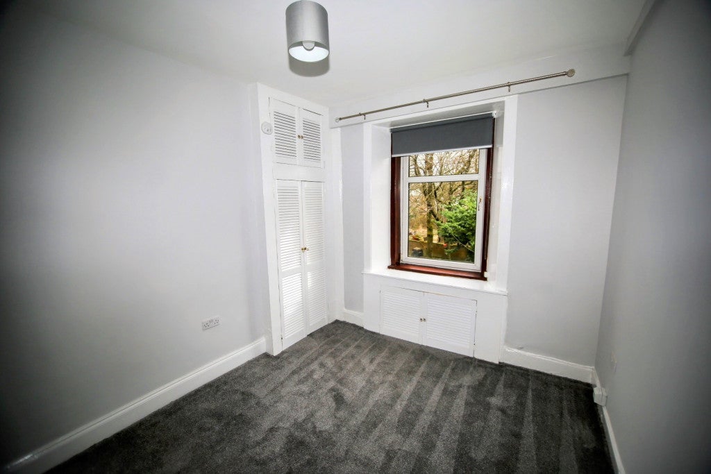 Flat Eastwood Crescent in Thornliebank
