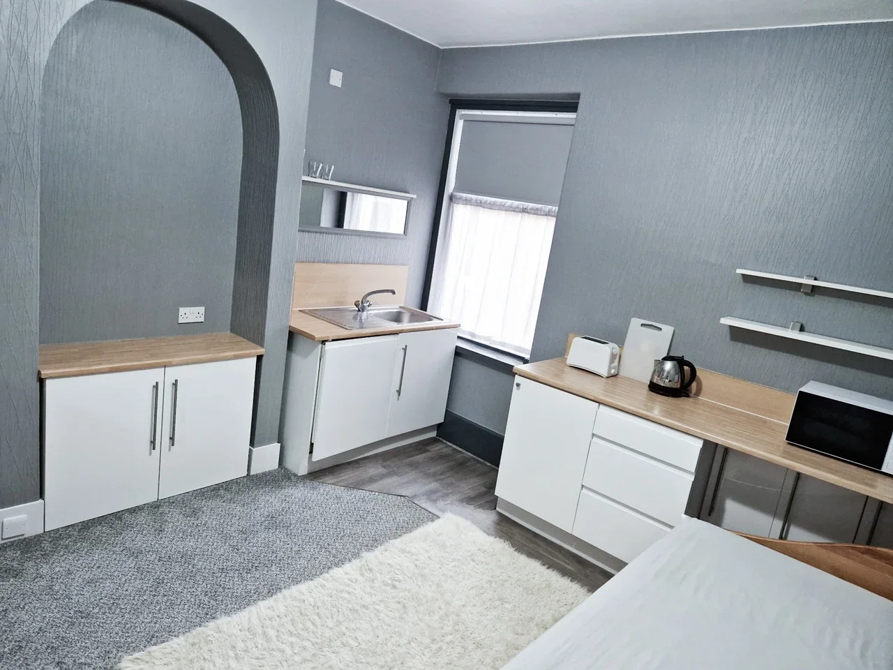Room Warbreck Hill Road in Blackpool
