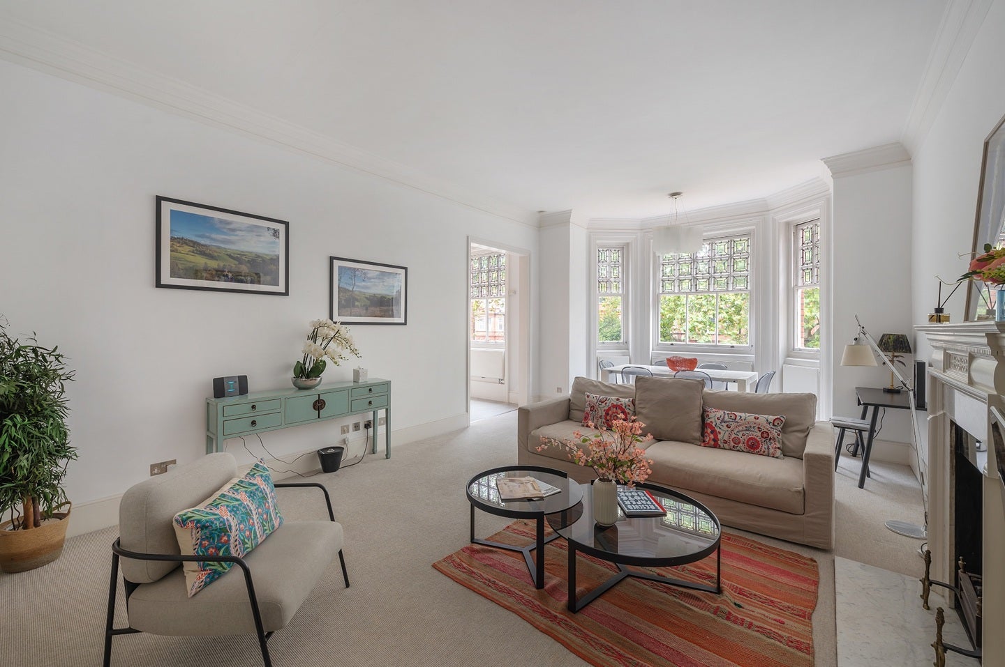 Flat Sloane Gardens in Greater London