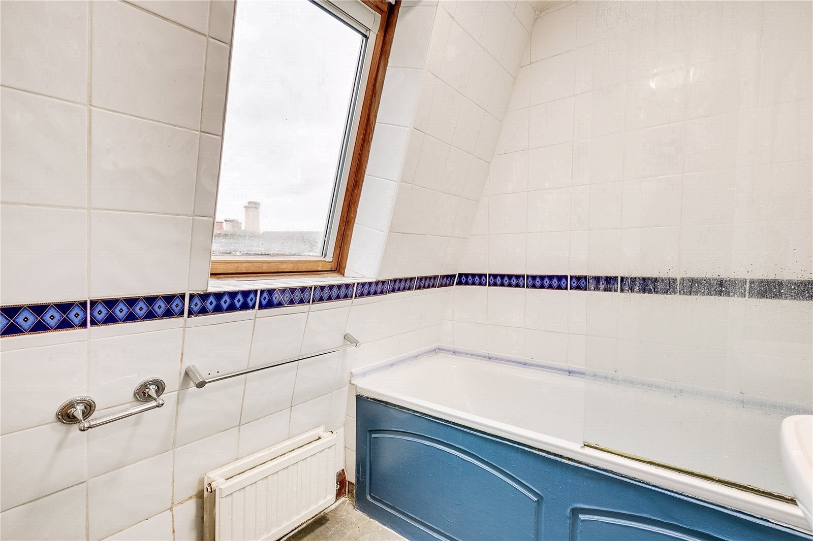 Flat Dawes Road in Greater London