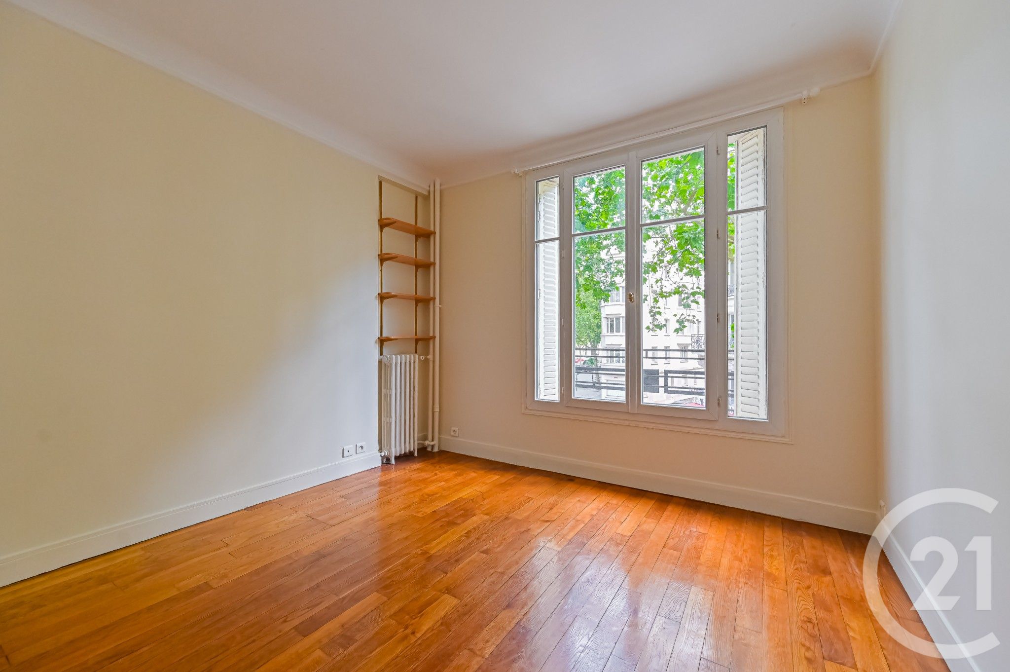 Flat Boulevard Exelmans in Paris