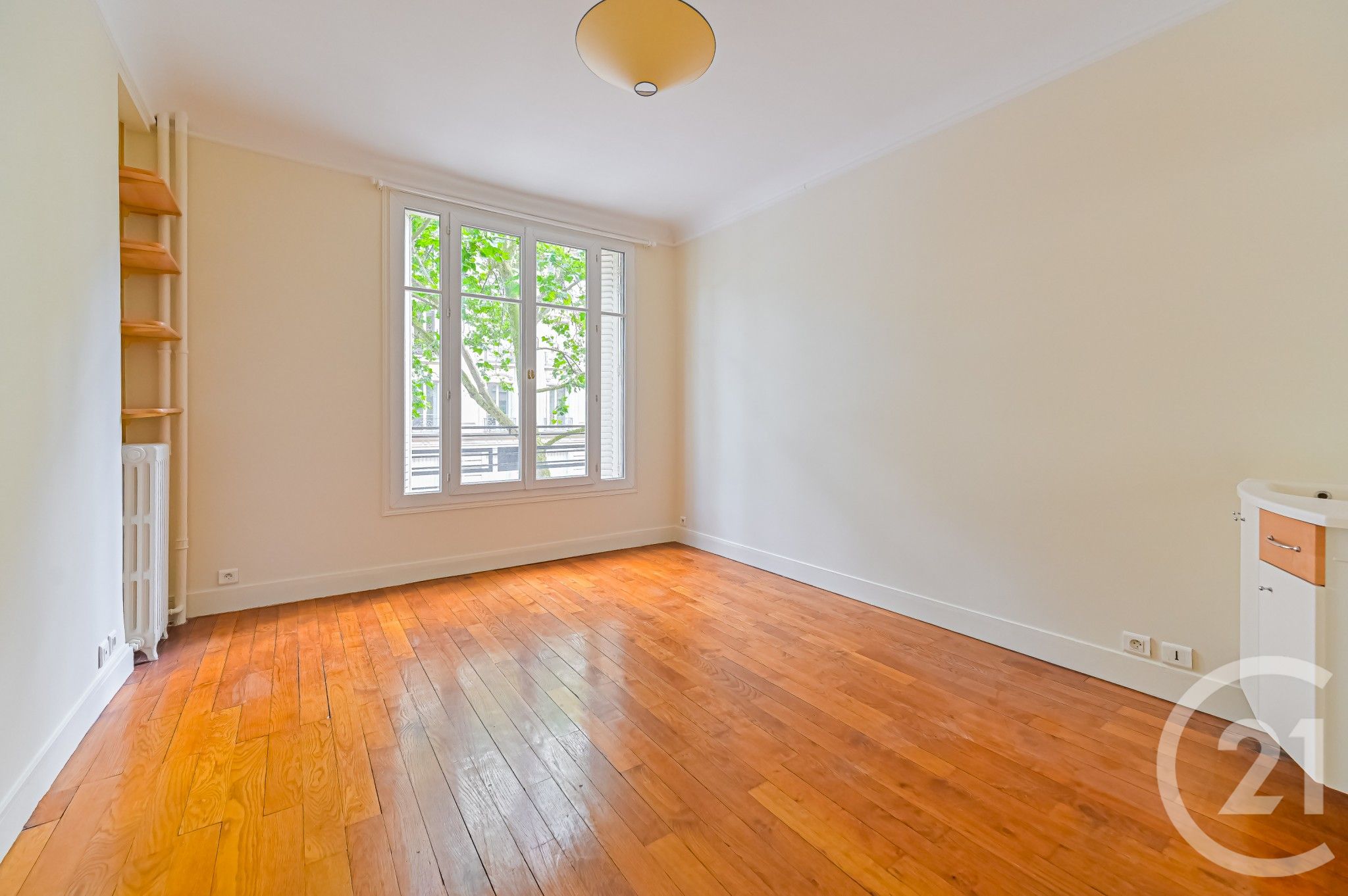 Flat Boulevard Exelmans in Paris