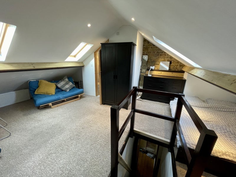 Room Pasquier Road in Greater London