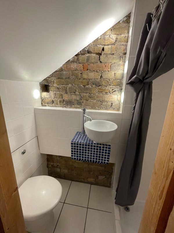 Room Pasquier Road in Greater London