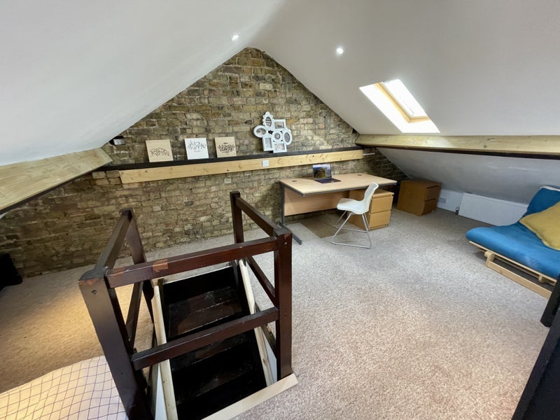 Room Pasquier Road in Greater London