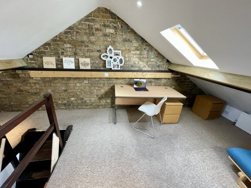 Room Pasquier Road in Greater London