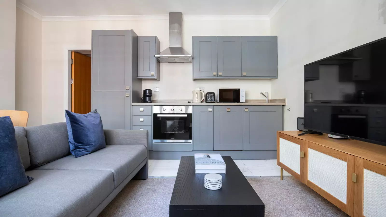 Flat Nottingham Street in City of Westminster