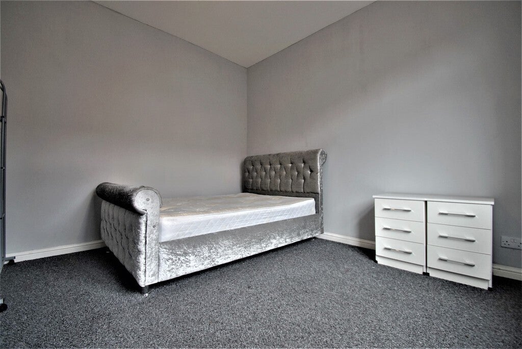 Flat Goring Road in Coventry