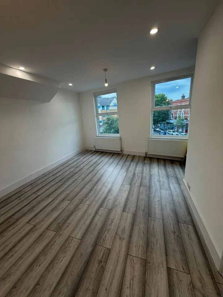 Flat Denmark Hill in Greater London