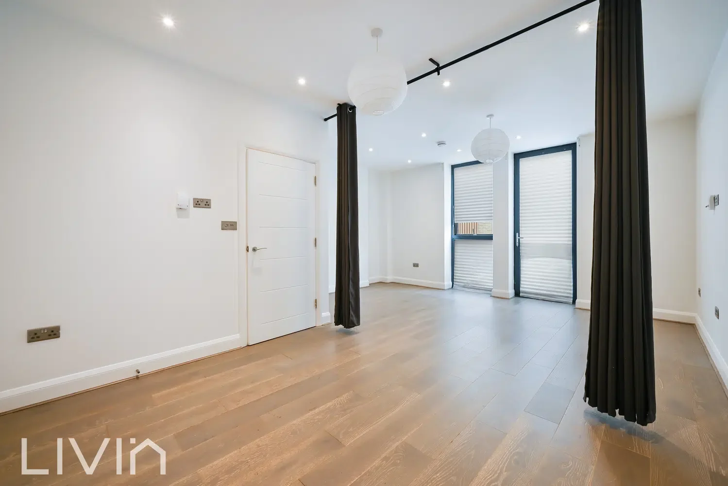 Flat Frith Road in Greater London