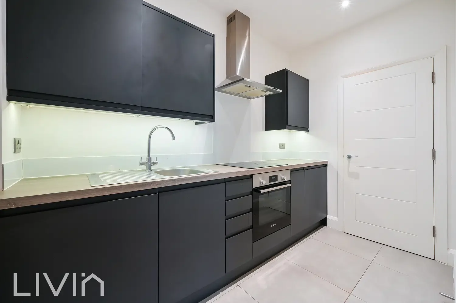 Flat Frith Road in Greater London