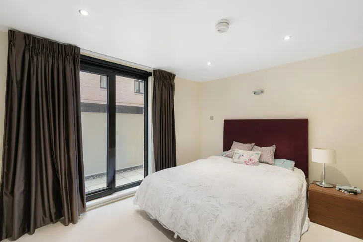 Flat Point W Access Road in Greater London