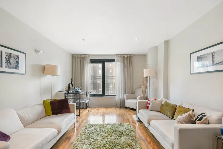 Flat Point W Access Road in Greater London