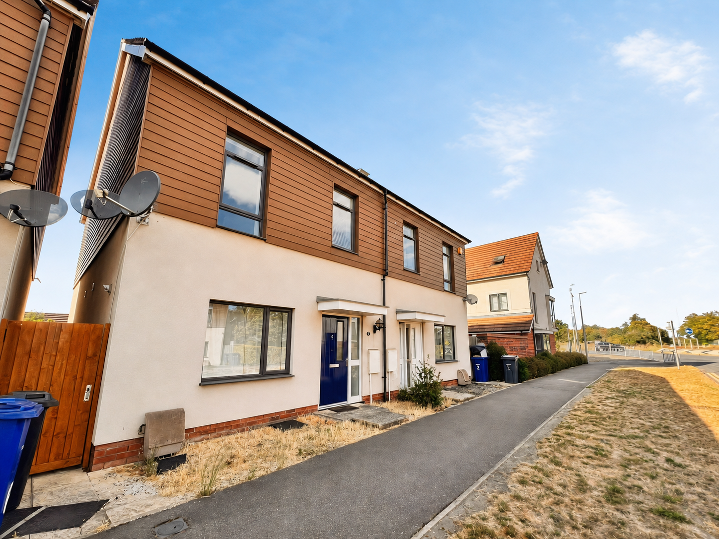 House Belhouse Avenue in Aveley