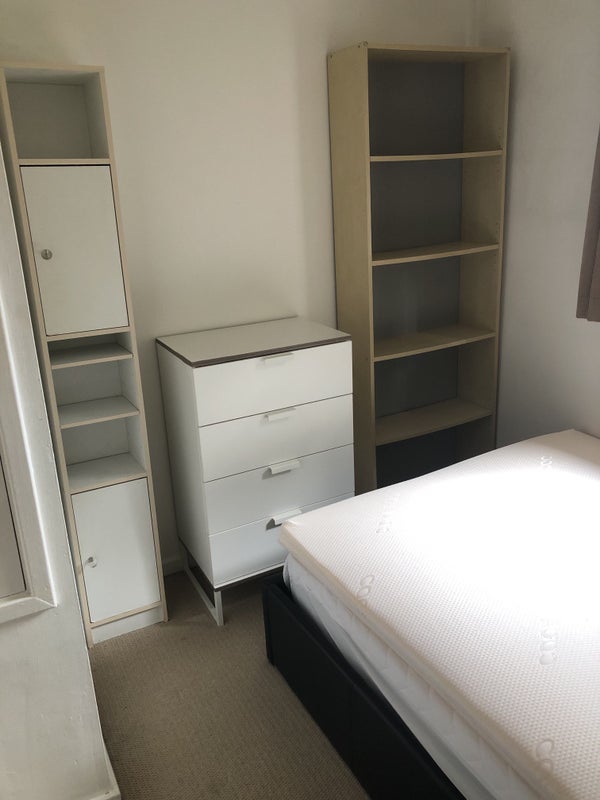 Room Ashwell Close in Bristol