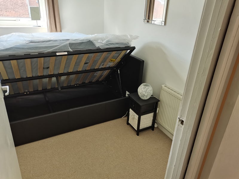 Room Ashwell Close in Bristol