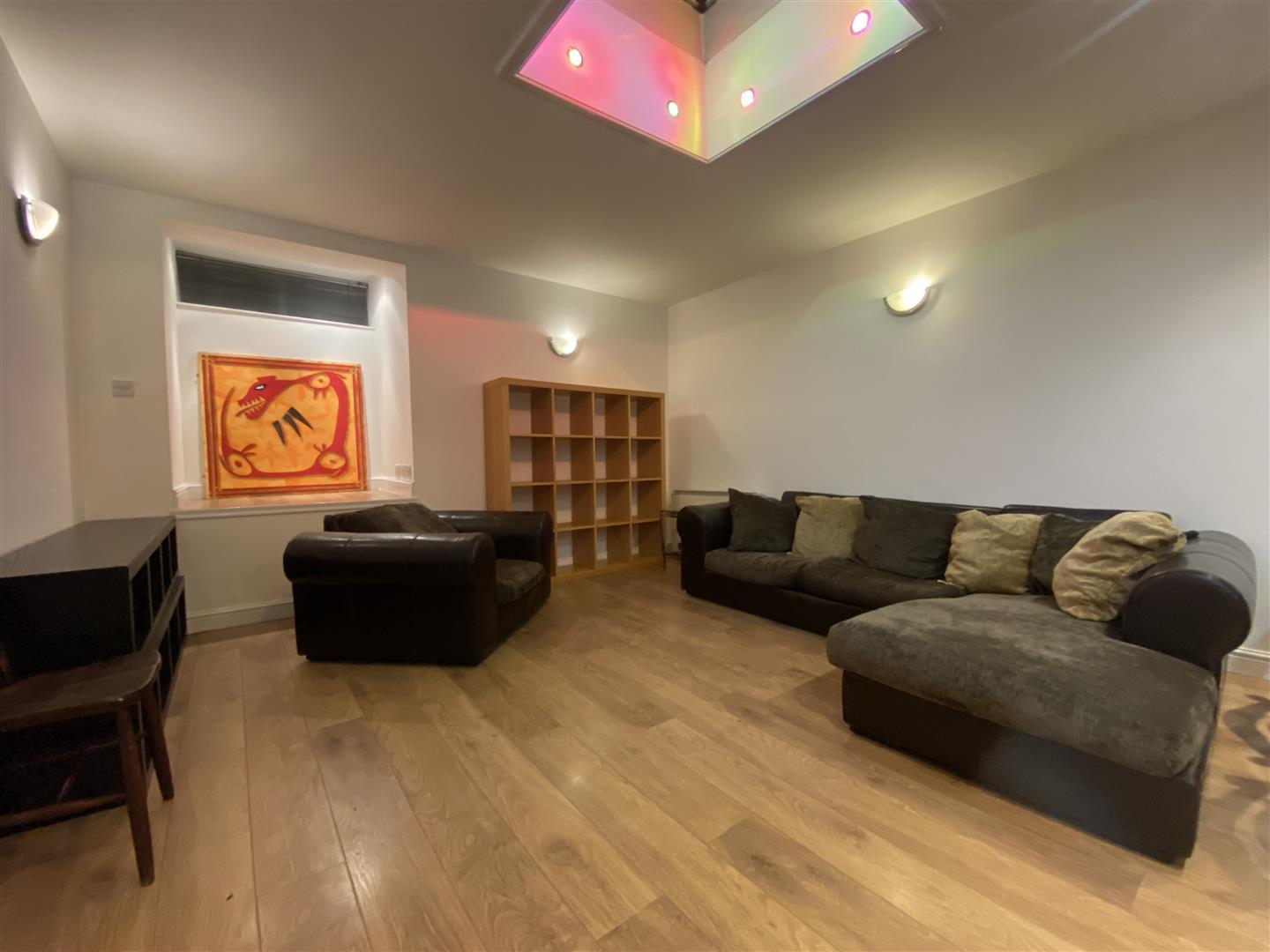 Flat Wilton Place in Salford