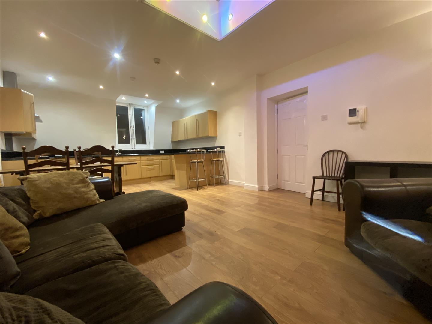Flat Wilton Place in Salford
