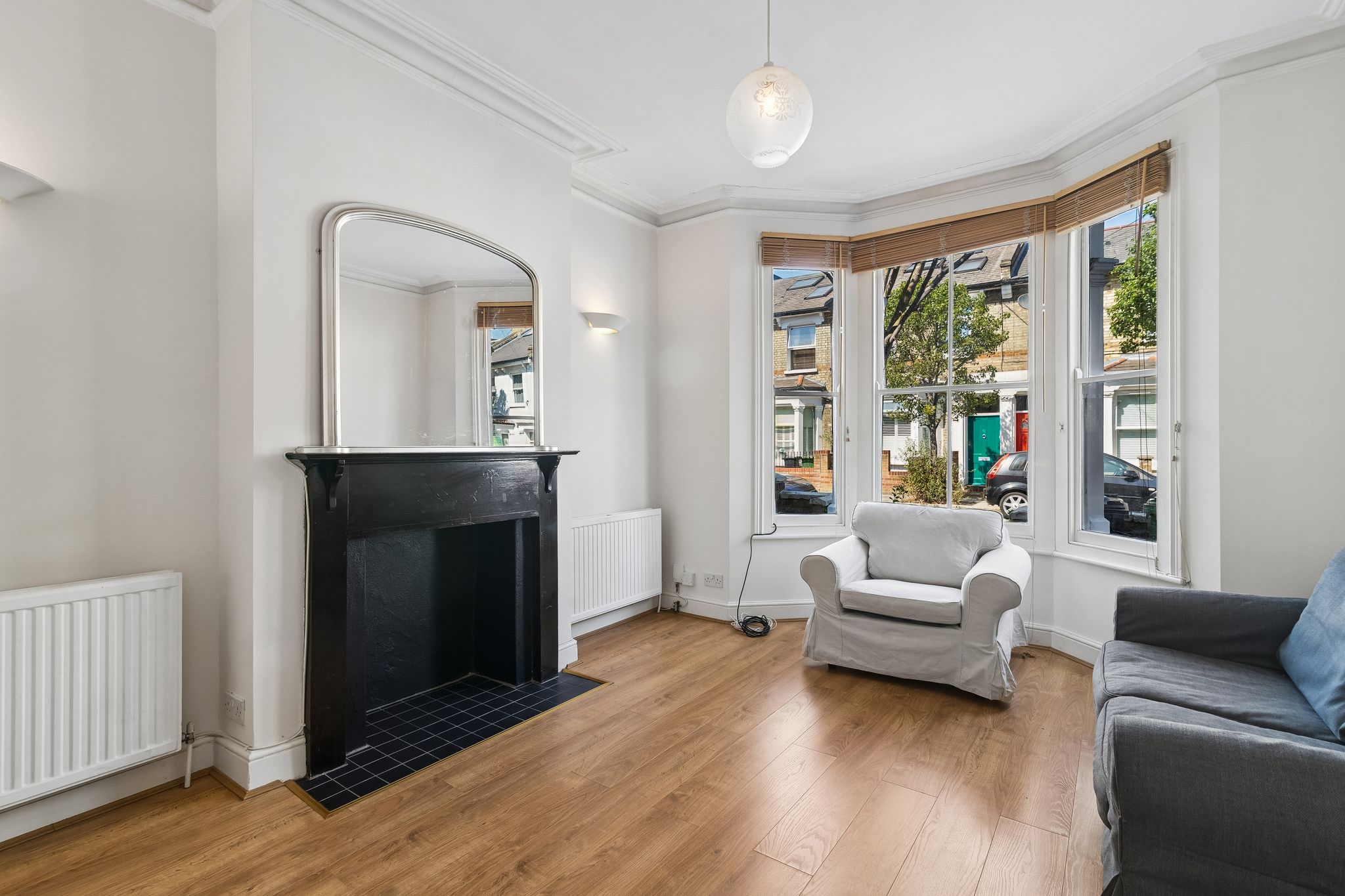 Flat Cobbold Road in Greater London