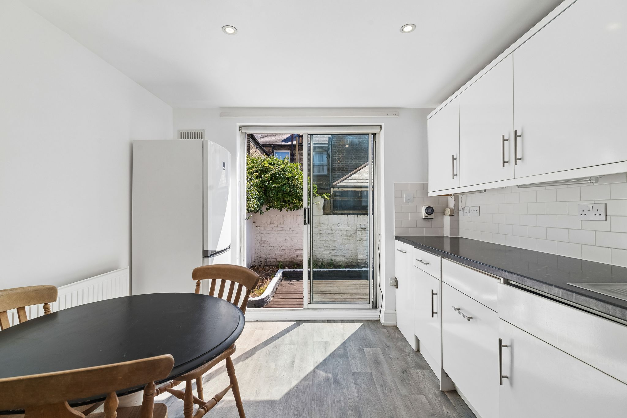 Flat Cobbold Road in Greater London