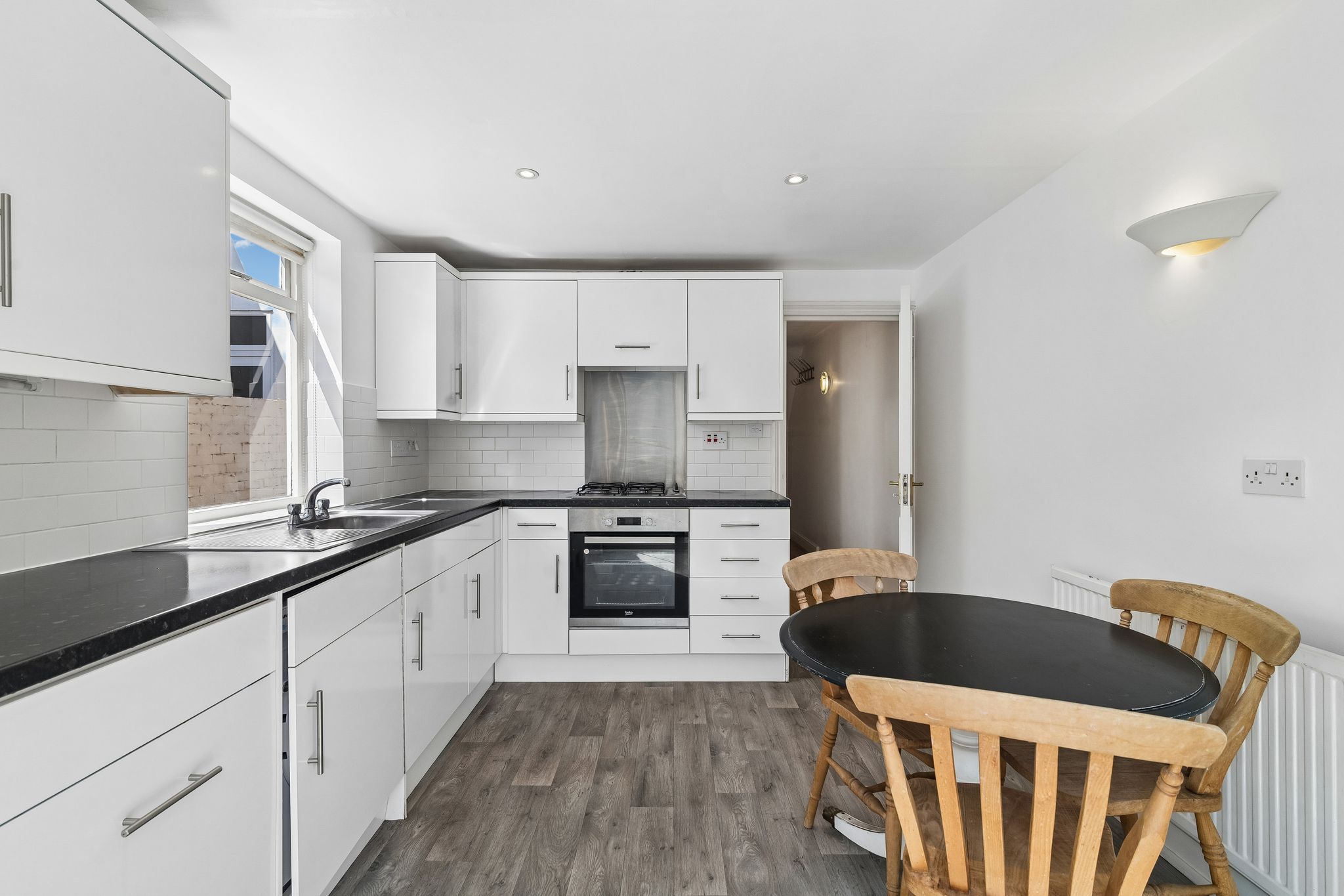 Flat Cobbold Road in Greater London