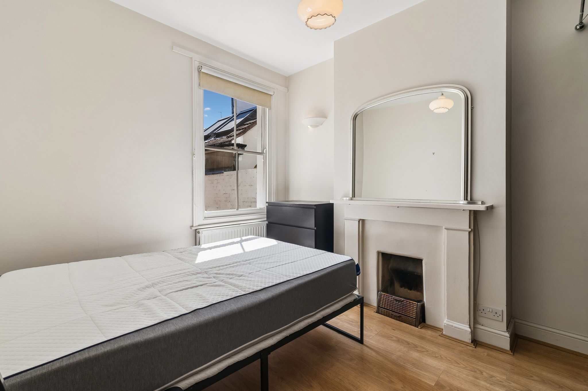 Flat Cobbold Road in Greater London
