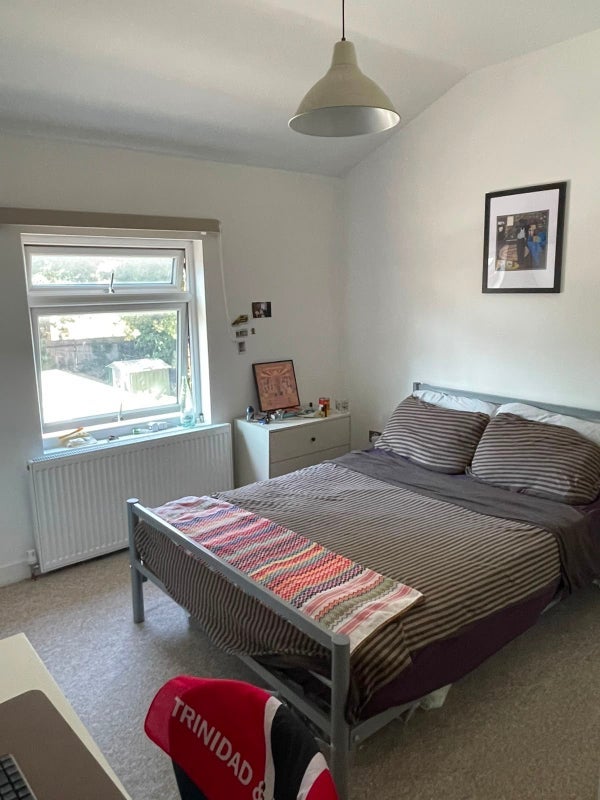 Room Turnpike Lane in Greater London