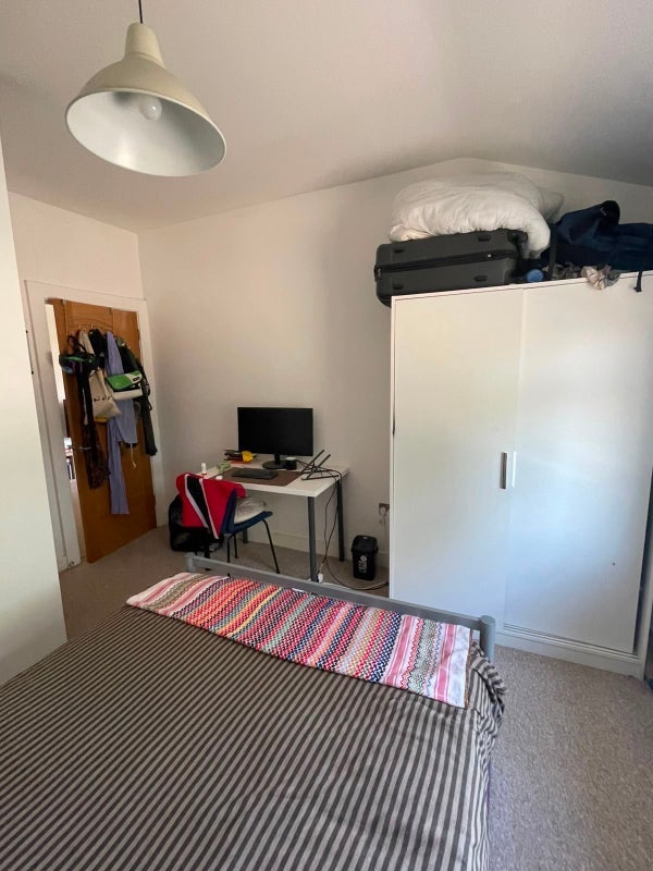 Room Turnpike Lane in Greater London