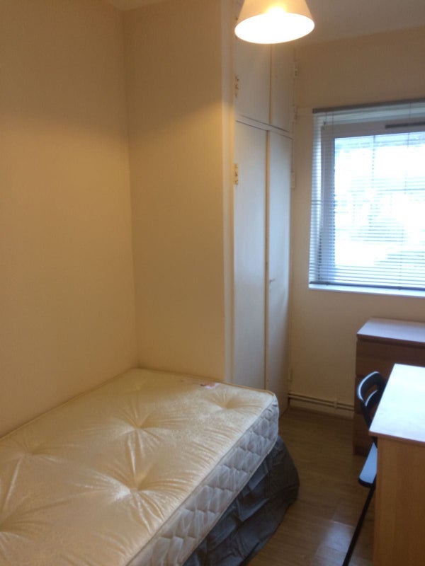 Room Evelyn Street in Greater London