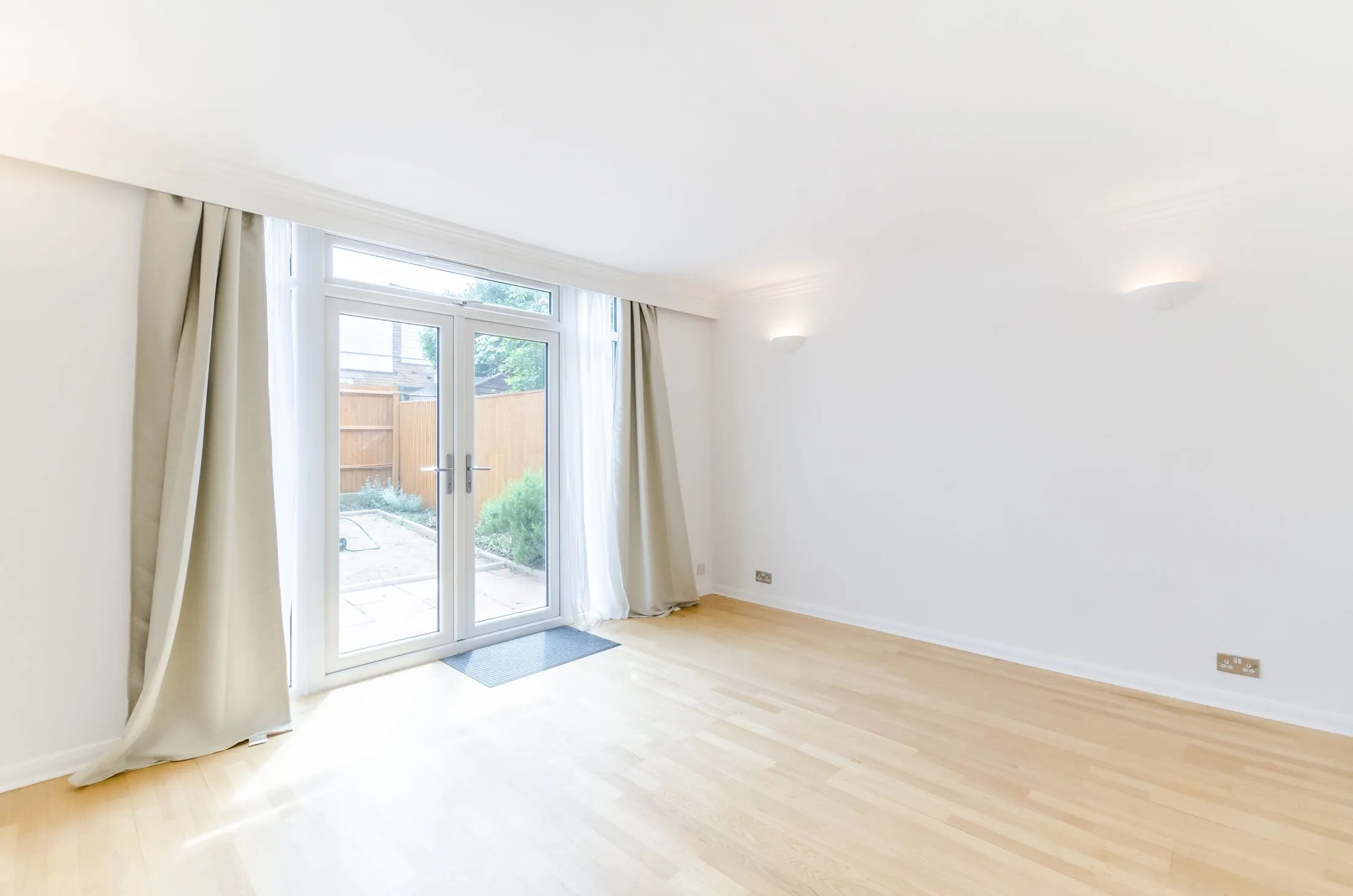 House Little Dimocks in Greater London