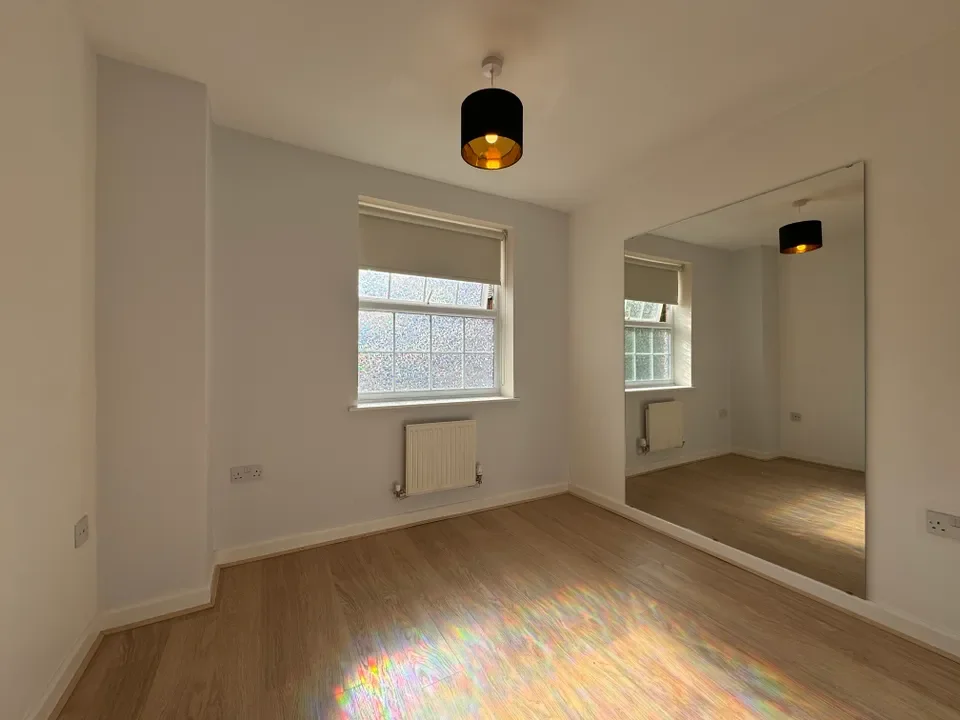 Flat Brandwood Crescent in Birmingham