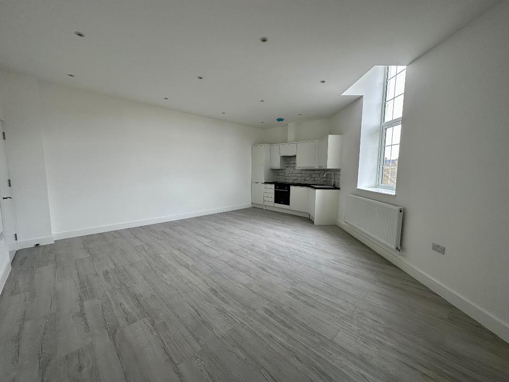 Flat Southchurch Road in Southend-on-Sea