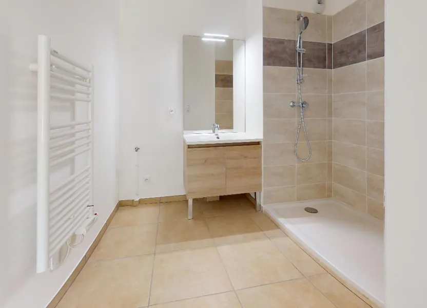 Appartement Place des Condamines à Anse
