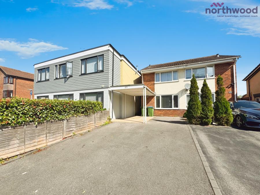 House Millbrook Road East in Southampton