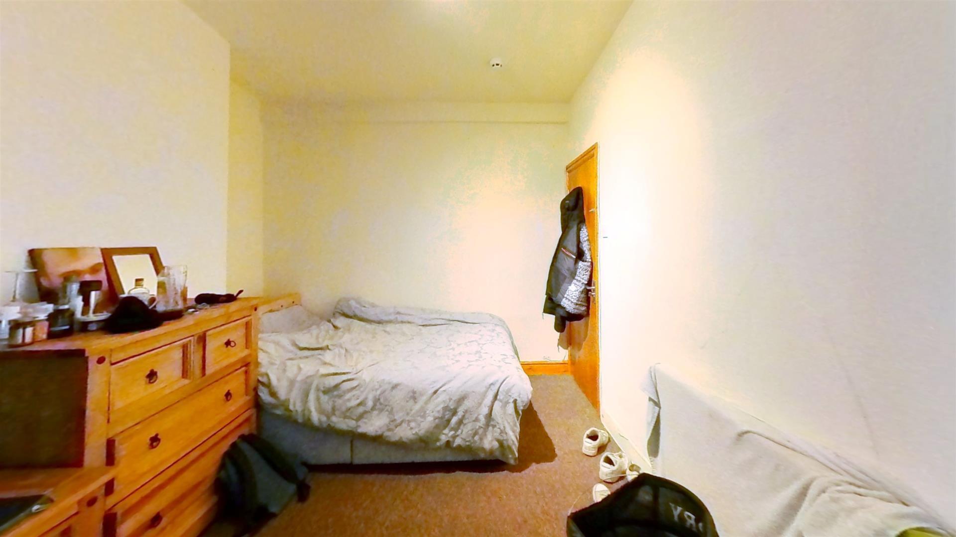 Room Heeley Road in Birmingham